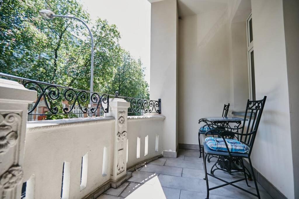 Bezowy Apartament De Lux Dla 4 Osob Chorzow Katowice ภายนอก รูปภาพ
